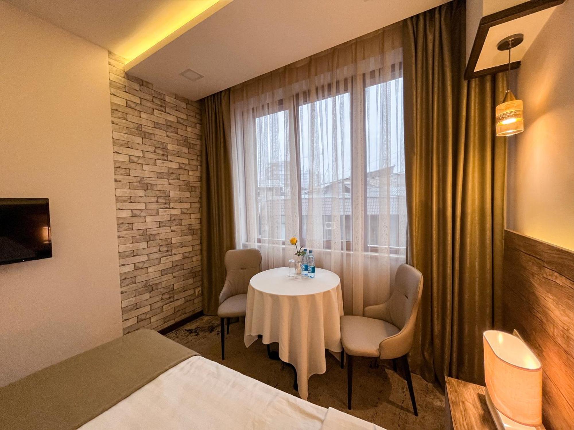 Evn Boutique Hotel Erevan Exterior foto